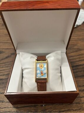RARE Timex Gold-Tone Tank Winnie the Pooh Balloon Watch